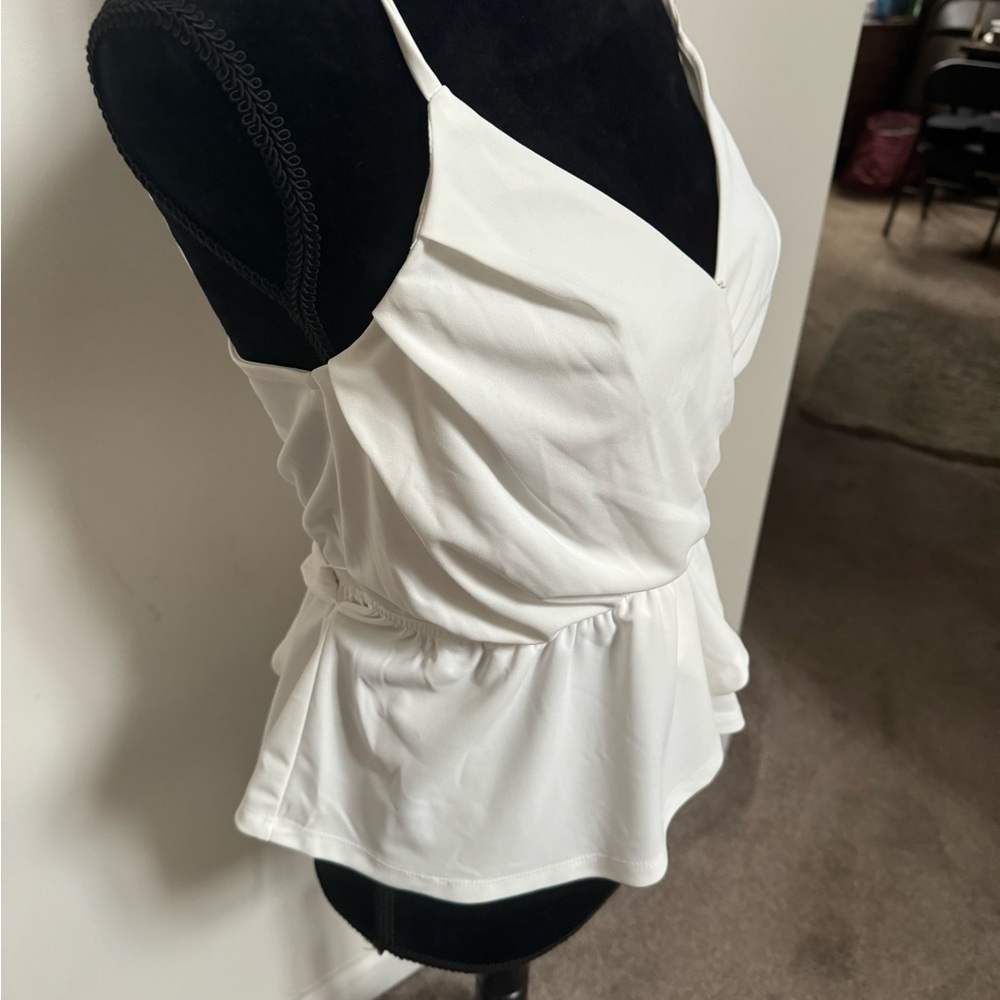Halter top - Picture 3 of 3